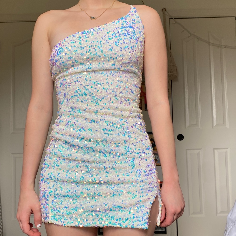 unworn white sparkly homecoming dress